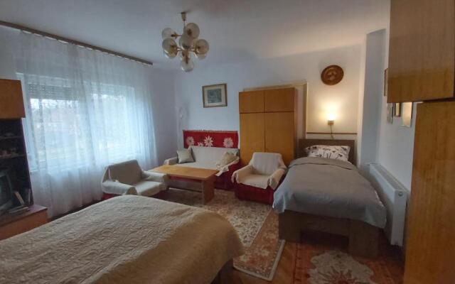 Nagyiék háza / Granny's House