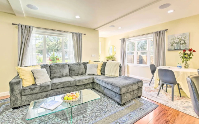 Sunny Oakland Retreat w/ Patio & Cute Garden!