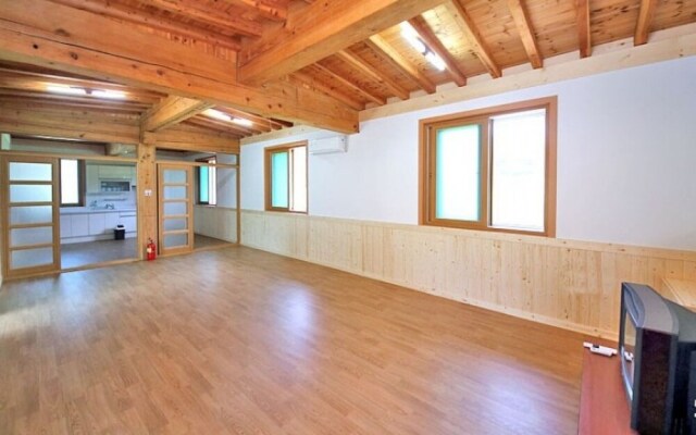 Yangyang Geumpurae Pension