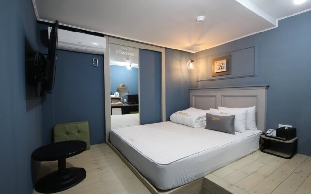 R Motel