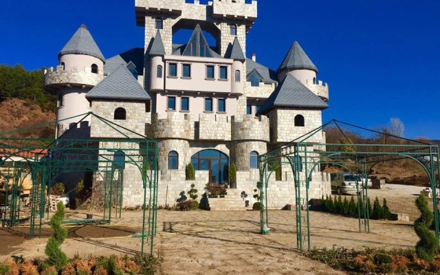 Valentina Castle