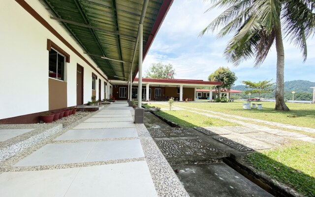 OYO Home 90319 Ambong Bay Resthouse Homes