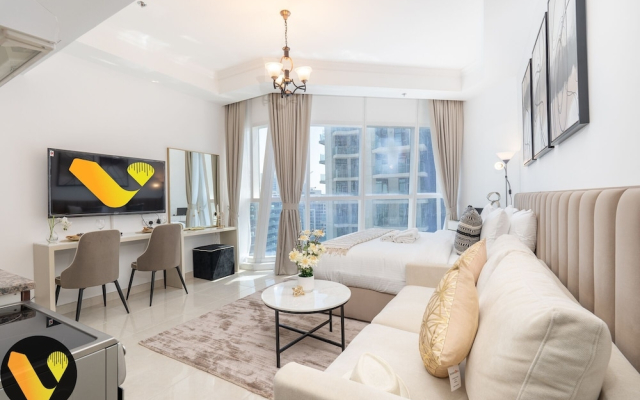 Vogue Elegance Court Tower Studio