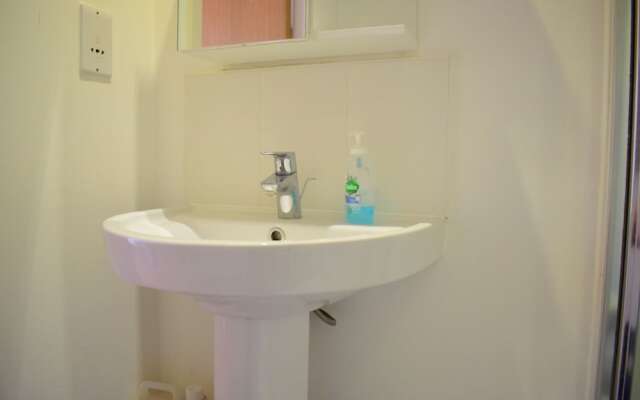 2 Bedroom Apartment with Private Balcony - Sleeps 5