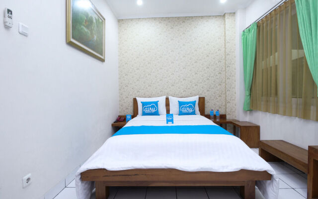 RedDoorz near Setrasari Mall 2