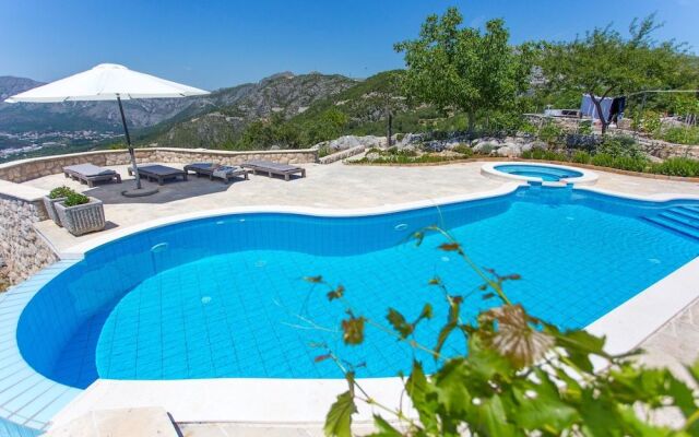 Green Hills Apartment