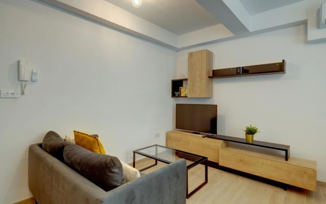 Modern Apartment Close to Amenities