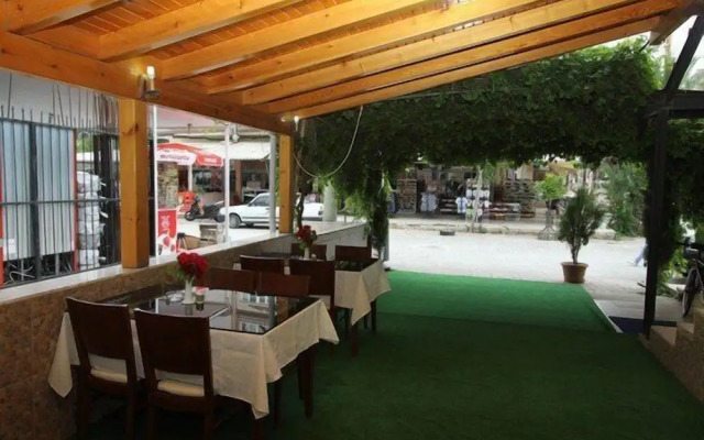Eren Otel Çeşme