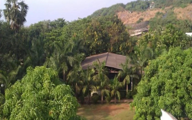 Pali Beach Resort