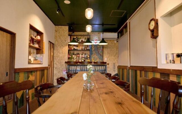 Good Trip Hostel & Bar