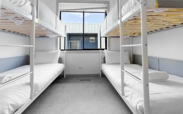 Spacious 3bedrooms big House@mitcham