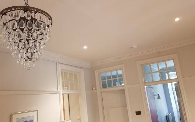 Grand Edinburgh Castlehill Apartment