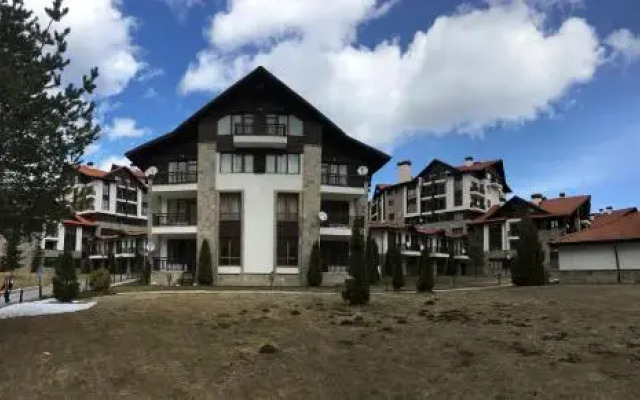 Rivendell Apartments Semiramida Gardens