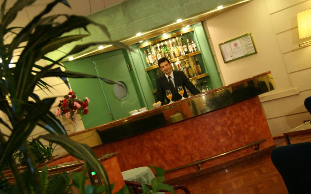 Albert Hotel