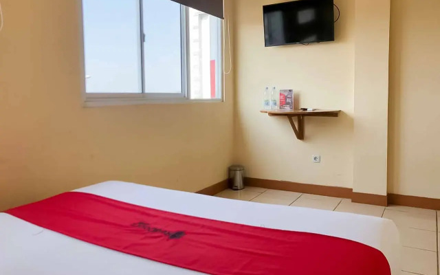 RedDoorz @  Iodium Residence Cikarang
