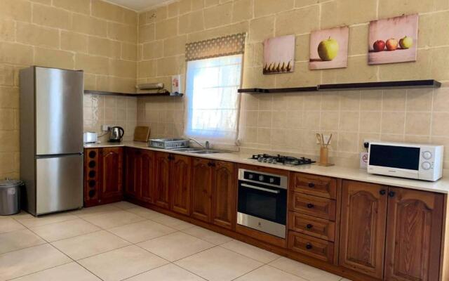 Hofra Farmhouse - 5 bedroom farmhouse with private pool available