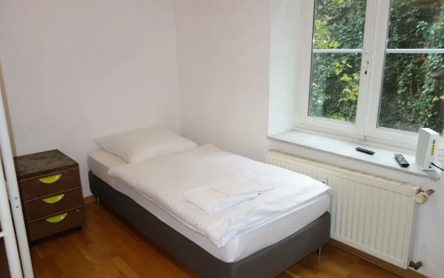 Tolstov-Hotels Large Central Apartment