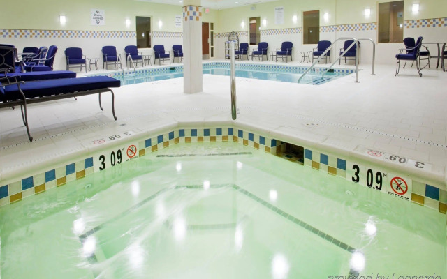 Holiday Inn Express & Suites Wilmington-Newark by IHG