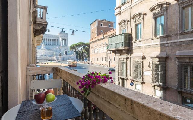 Amazing Piazza Venezia Suites