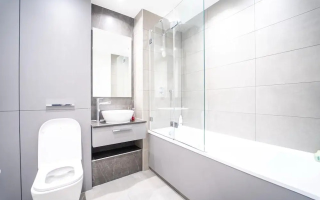 4 Guests - Close Airport - 25min Central London