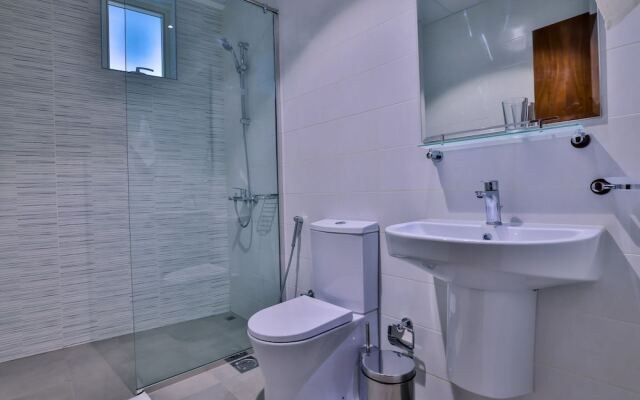 Luxe 3BR Burj Khalifa -gym/pool by Belvilla