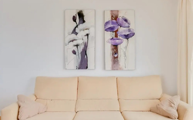 Quaint Apartment close to the Seabeach