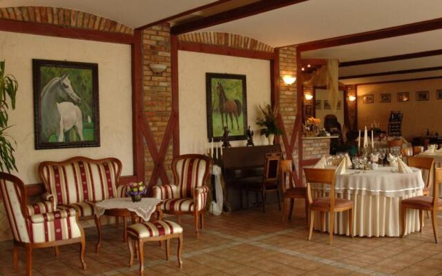 Hubertus Aparthotel & Restaurant & Horse Club