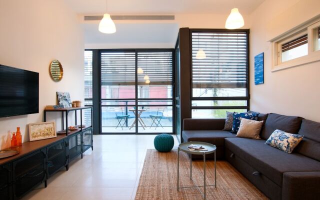 Trendy with balcony on Sheinkin by FeelHome