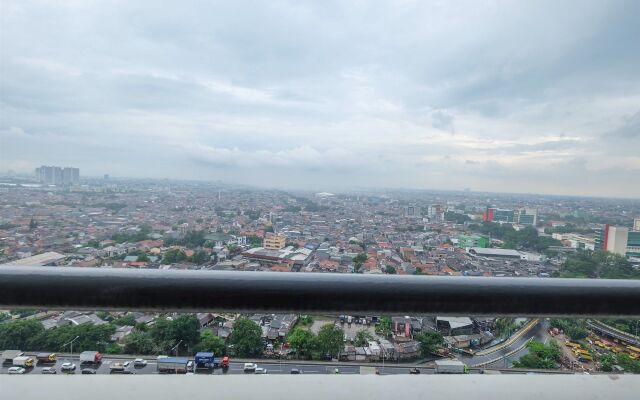 2 Bedrooms at Green Pramuka City Apartment By Travelio