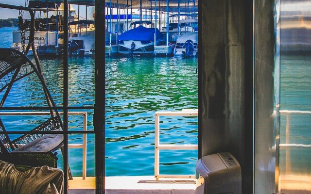 Airstream Houseboat Amazing Lake Travis View