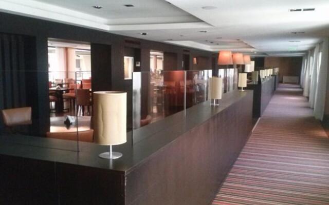 Howard Johnson Hotel & Casino