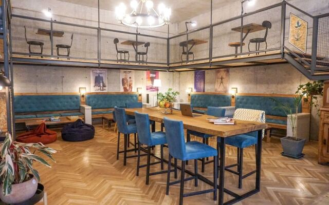 Cybernetics - Hotel & Hostel