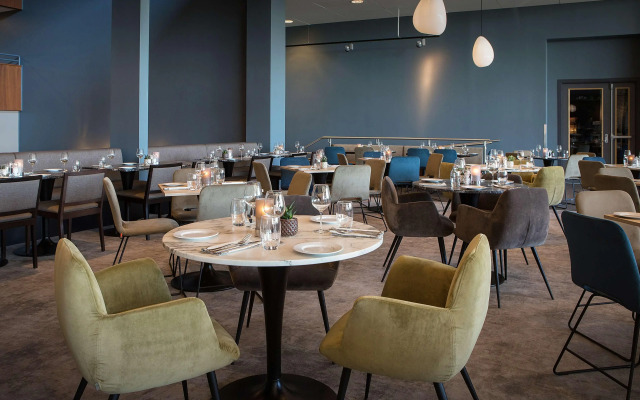 Park Inn by Radisson Oslo Airport Hotel West
