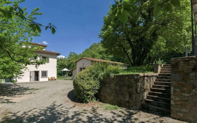 Restful Holiday Home in Reggello With Swimming Pool