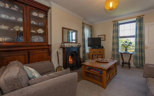 Crail Farm House Perfect for TheCowShed