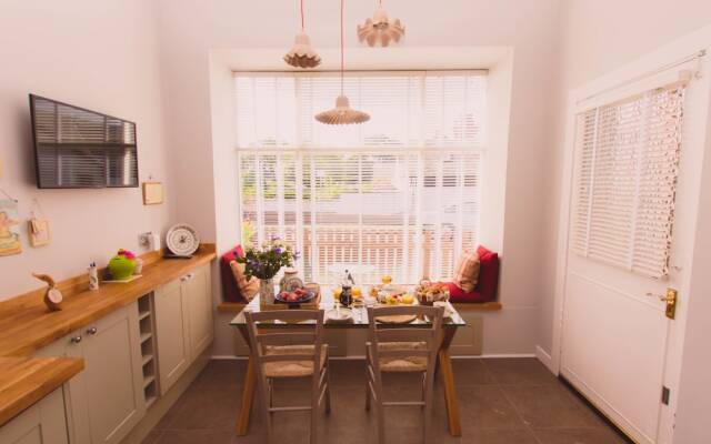 15 Alloway B&B