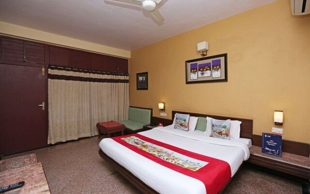 OYO 8600 Hotel Deepali Executive