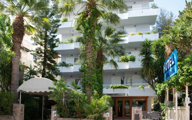 Stefanakis Hotel & Apartments