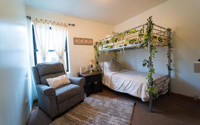 Lovely 3 Bedrooms Apartment In Chicago Midway