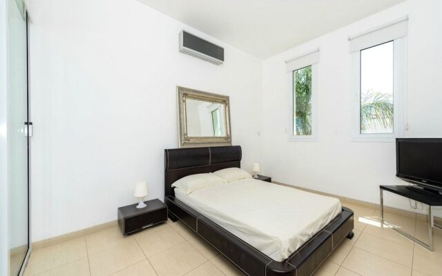 Villa Yanina