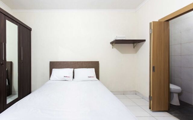 RedDoorz near Harmoni