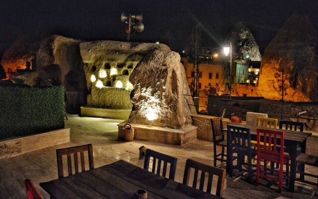Emit Cave Hotel