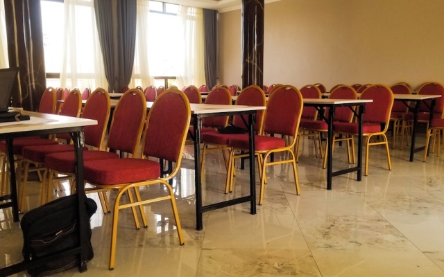 Chevas Hotel