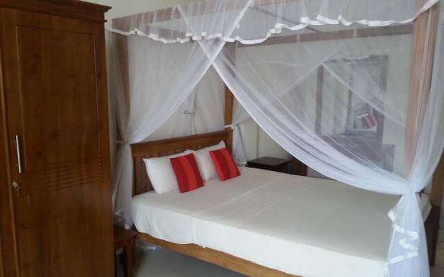 Marine Tourist Beach Guest House Negombo Beach