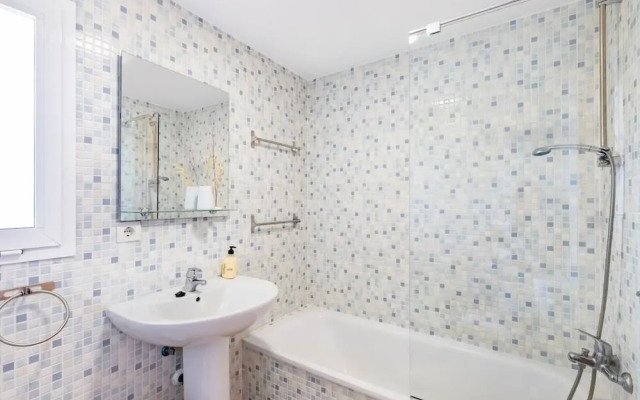 Penthouse With Terrace and sea Views