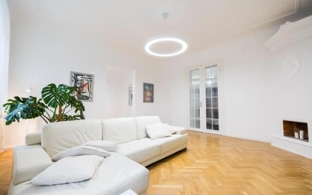 Art Nouveau Residence - 210 m2