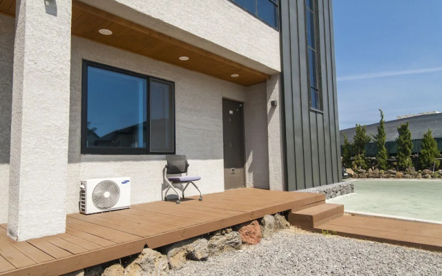 On The Stone Guesthouse 1 - Hostel