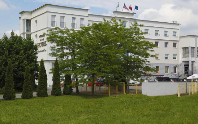 Hotel Iskierka Business & Spa