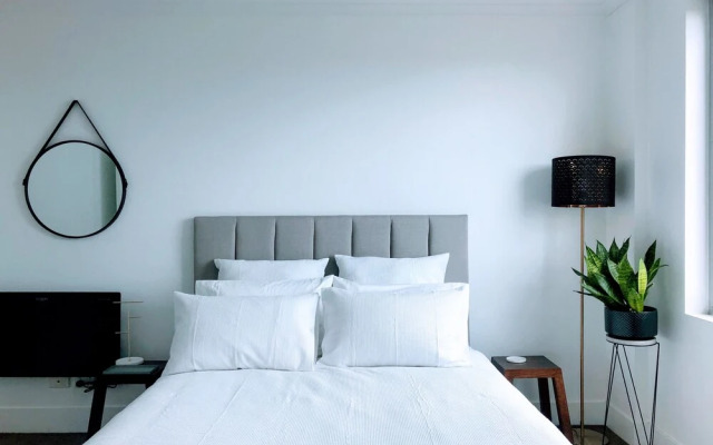 Staying Places - The Avenue