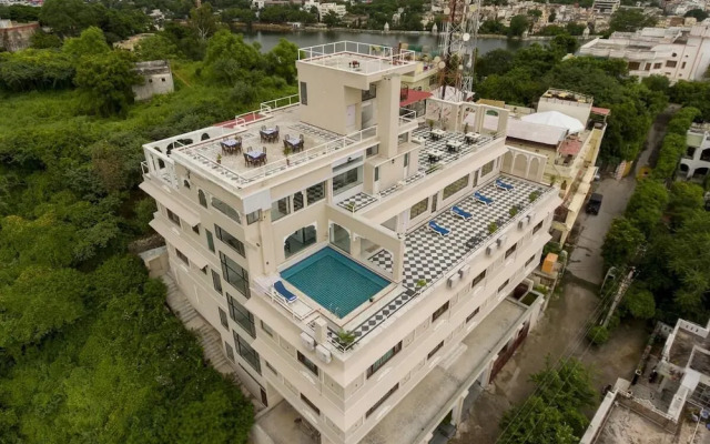 Hotel Raj Kuber